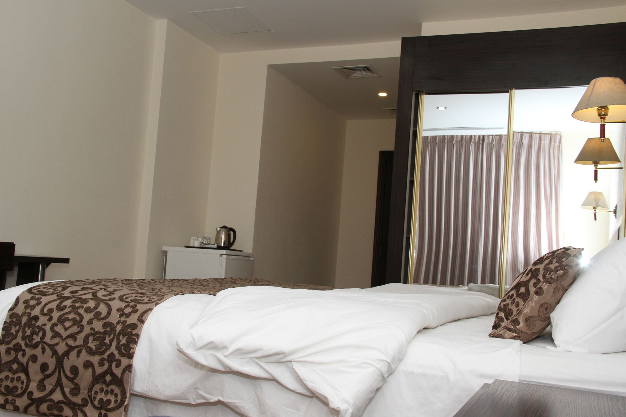 Jeddah Palace Hotel Amman Extérieur photo